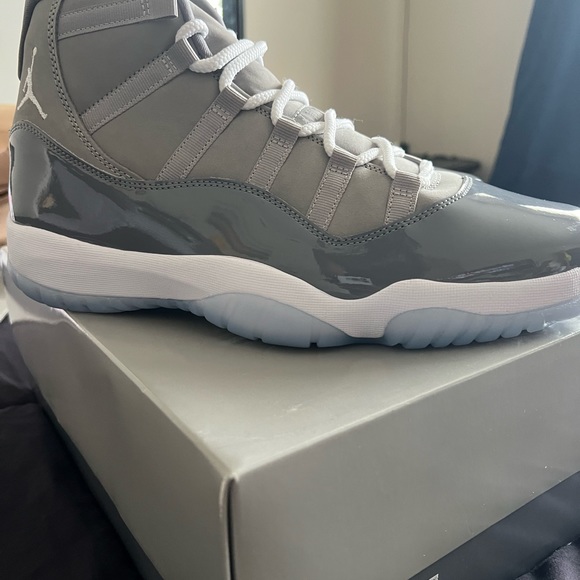 Jordan 11 Cool Grey - Picture 5 of 5